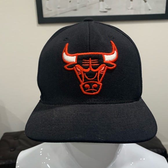 Chicago Bulls Mitchell & Ness Adjustable Hat - Picture 1 of 3